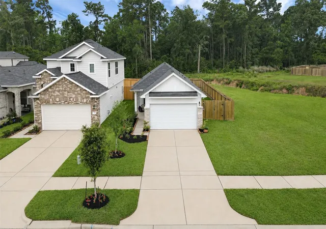 Photo 3 of Single family home for sale at 515 Emerald Thicket Ln, Huffman, TX 77336 | MLS# 2991184 | Listing updated on 2026-08-13