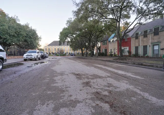 18th image of 5216 Arboles Dr #10, Houston, TX 77035 | MLS# 61831903