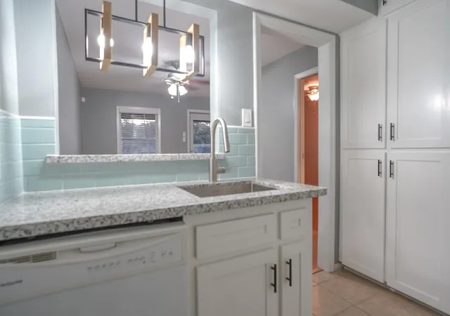 4th image of 5216 Arboles Dr #10, Houston, TX 77035 | MLS# 61831903