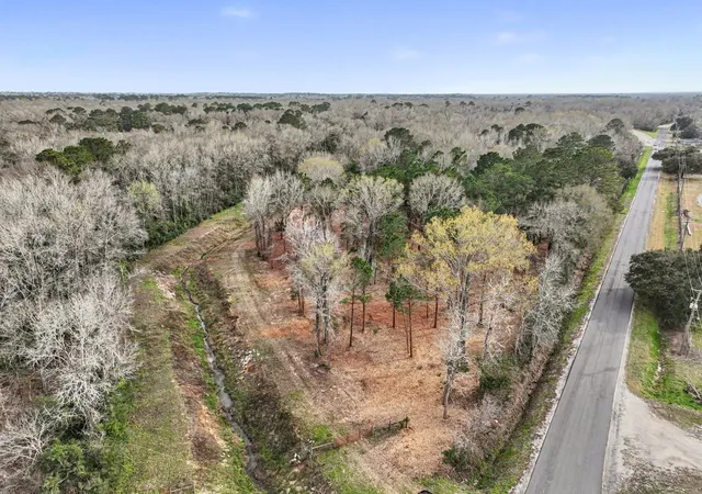 Photo 1 of Land for sale at 000 Lakeland Dr, Liberty, TX 77575 | MLS# 6832447 | Listing updated on 2026-02-25