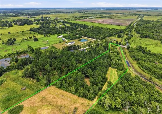 4th image of 20680 Englin, Winnie, TX 77665 | MLS# 33002950