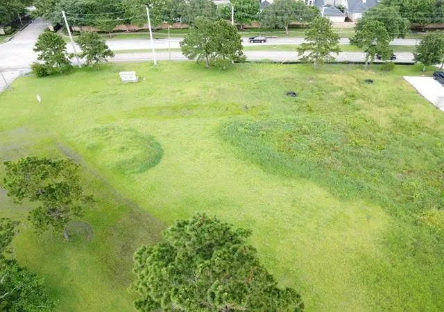 1st image of 2920 W Walker St, League City, TX 77573 | MLS# 93776099