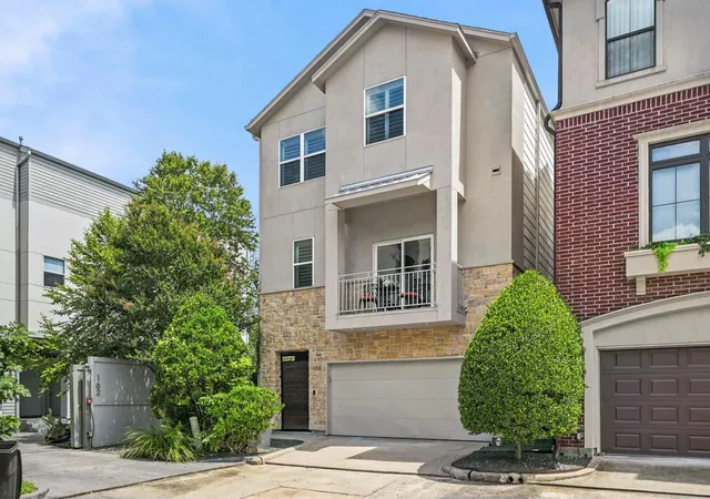 Photo 1 of Single family home for sale at 158 Vieux Carre Dr, Houston, TX 77009 | MLS# 72884105 | Listing updated on 2026-09-09
