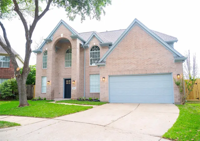 2nd image of 15603 Edgemere Ct Ct, Sugar Land, TX 77498 | MLS# 89337615