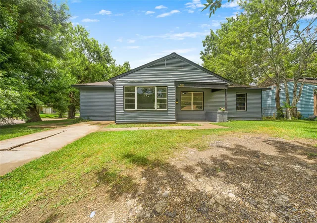 Photo 2 of Single family home for sale at 6003 Westover St, Houston, TX 77033 | MLS# 27831900 | Listing updated on 2026-09-07