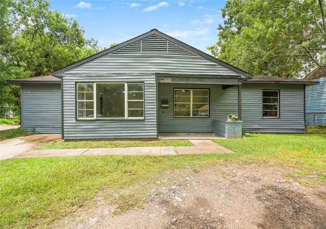 Photo 3 of Single family home for sale at 6003 Westover St, Houston, TX 77033 | MLS# 27831900 | Listing updated on 2026-09-07