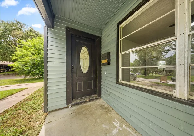 Photo 3 of Single family home for sale at 6003 Westover St, Houston, TX 77033 | MLS# 27831900 | Listing updated on 2026-09-07