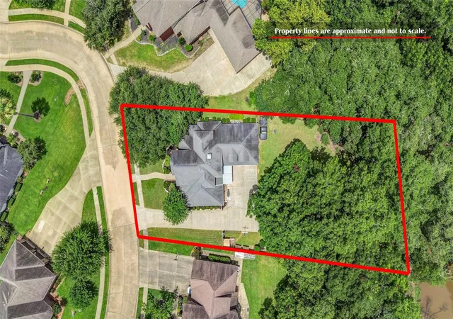 Photo 3 of Single family home for sale at 208 River Oaks Dr, Lake Jackson, TX 77566 | MLS# 61941918 | Listing updated on 2026-08-30