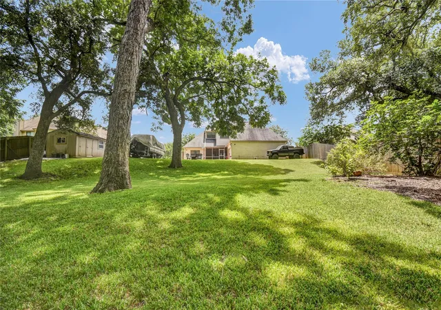 Photo 3 of Single family home for sale at 208 River Oaks Dr, Lake Jackson, TX 77566 | MLS# 61941918 | Listing updated on 2026-08-30