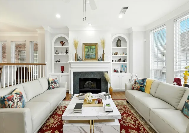 Photo 1 of Sale Pending at 5225 Sagecircle St S, Houston, TX 77056 | MLS# 56101843 | Listing updated on 2026-09-22
