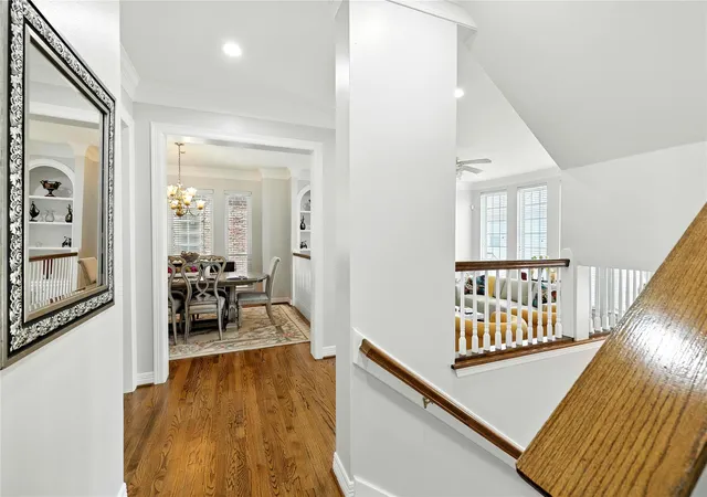 Photo 4 of Sale Pending at 5225 Sagecircle St S, Houston, TX 77056 | MLS# 56101843 | Listing updated on 2026-09-22