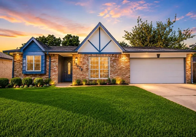 2nd image of 13823 Towne Way Dr, Sugar Land, TX 77498 | MLS# 70600643