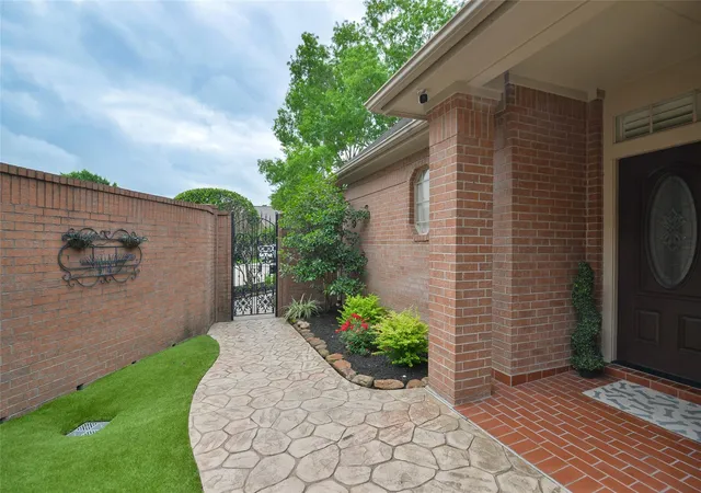 Photo 3 of Single family home for sale at 4403 Walham Ct, Kingwood, TX 77345 | MLS# 33382020 | Listing updated on 2026-08-24