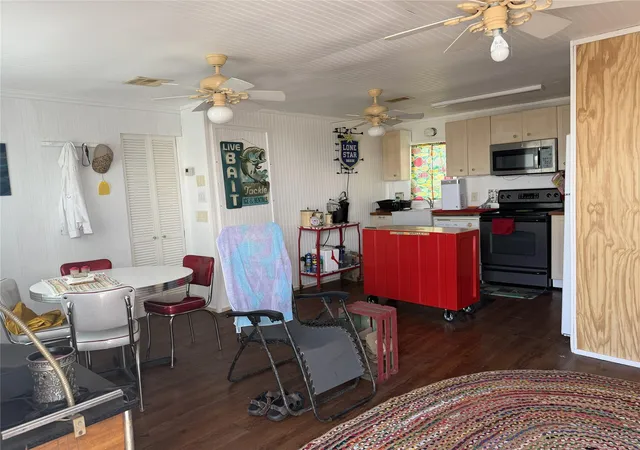 2nd image of 111 Dorsett Rd, Point Comfort, TX 77978 | MLS# 65948340