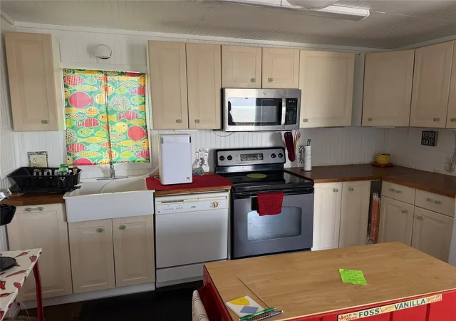 Photo 3 of Single family home for sale at 111 Dorsett Rd, Point Comfort, TX 77978 | MLS# 65948340 | Listing updated on 2026-08-01