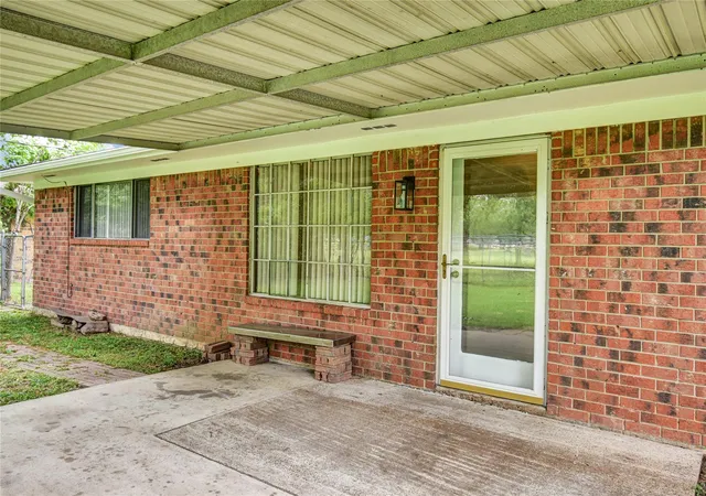 38th image of 232 Wayne Dr, Clute, TX 77531 | MLS# 33170090