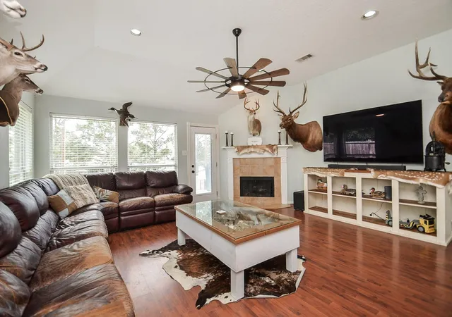 Photo 4 of Sale Pending at 6318 Lake Chase Ct, Katy, TX 77493 | MLS# 91851042 | Listing updated on 2026-09-04