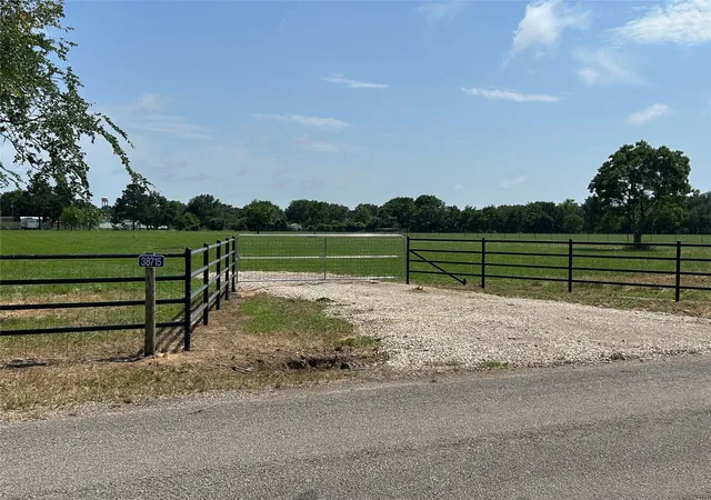 3rd image of 38715 Wiggins Rd, Hempstead, TX 77445 | MLS# 90887023