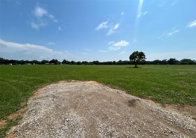 4th image of 38715 Wiggins Rd, Hempstead, TX 77445 | MLS# 90887023