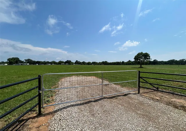 8th image of 38715 Wiggins Rd, Hempstead, TX 77445 | MLS# 90887023