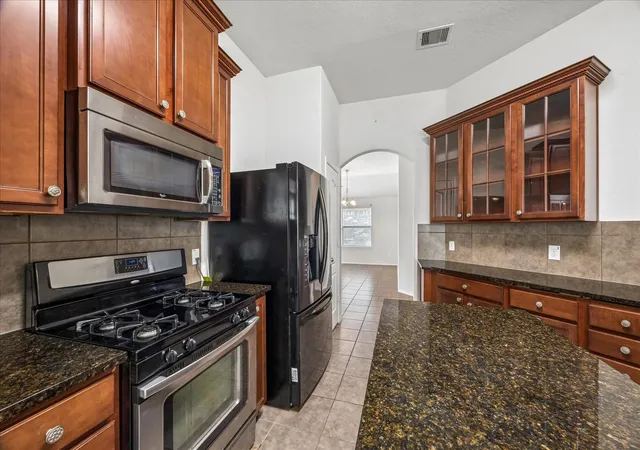 Photo 3 of Sale Pending at 11922 Green Colling Park Dr, Houston, TX 77047 | MLS# 45062319 | Listing updated on 2026-08-28