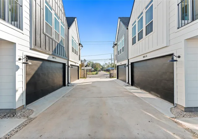 Photo 2 of Single family home for sale at 3107 Jensen Dr #B, Houston, TX 77026 | MLS# 72736629 | Listing updated on 2026-09-20