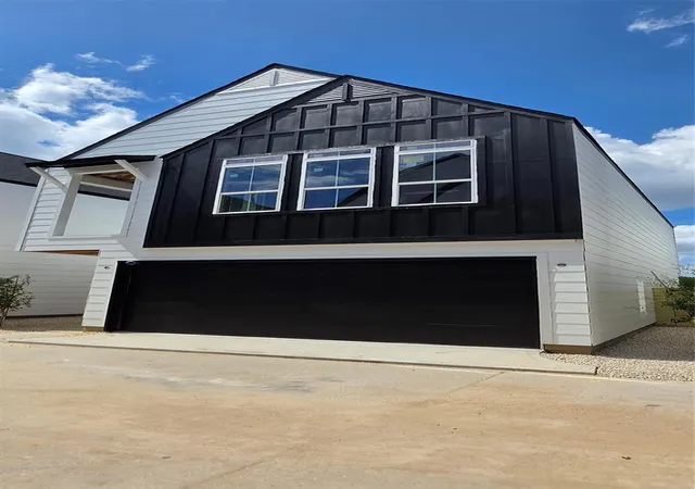 Photo 3 of Single family home for sale at 3107 Jensen Dr #B, Houston, TX 77026 | MLS# 72736629 | Listing updated on 2026-09-20