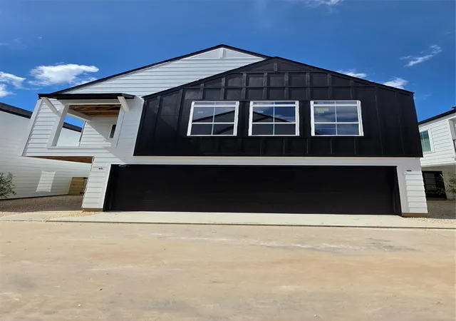 Photo 3 of Single family home for sale at 3107 Jensen Dr #B, Houston, TX 77026 | MLS# 72736629 | Listing updated on 2026-09-20