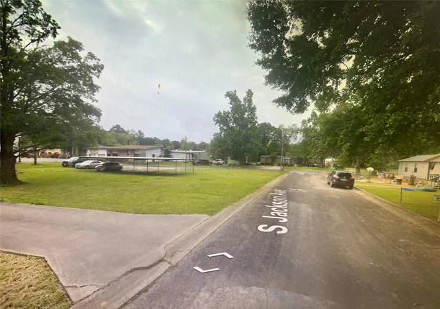 2nd image of 220 S Jackson Ave, Livingston, TX 77351 | MLS# 47828653