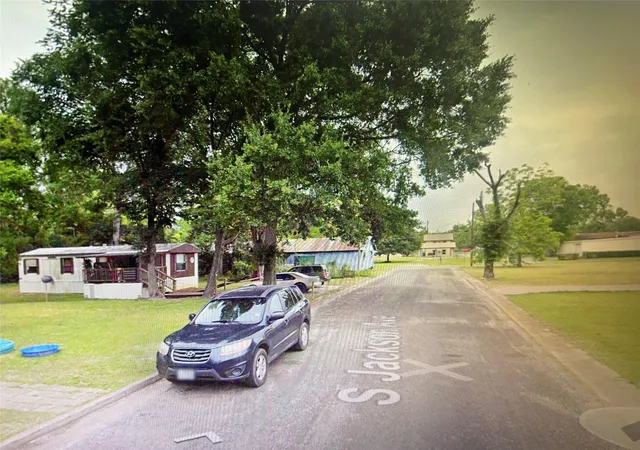4th image of 220 S Jackson Ave, Livingston, TX 77351 | MLS# 47828653