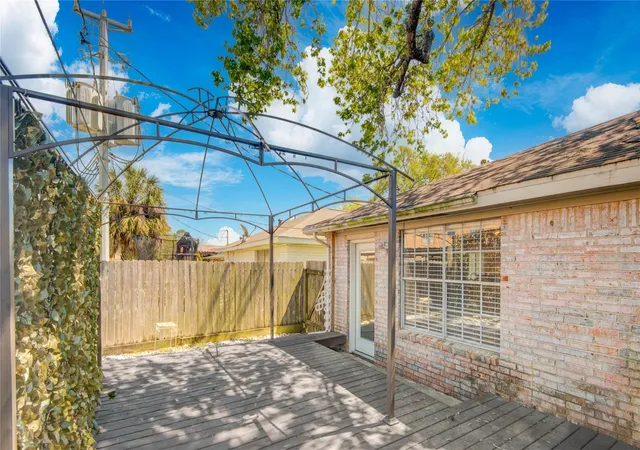 33rd image of 9402 Val Verde St, Houston, TX 77063 | MLS# 77315522