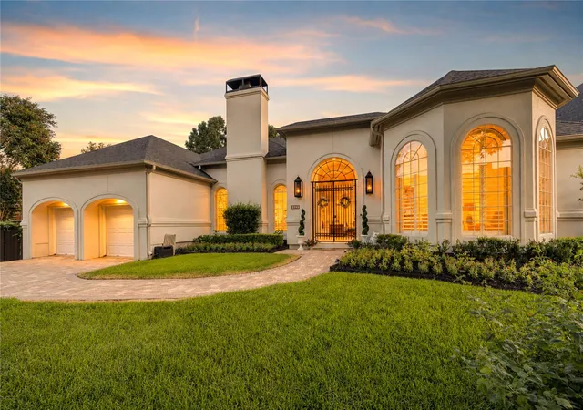 Photo 1 of Sale Pending at 726 Marywood Chase, Houston, TX 77079 | MLS# 82721629 | Listing updated on 2026-09-17