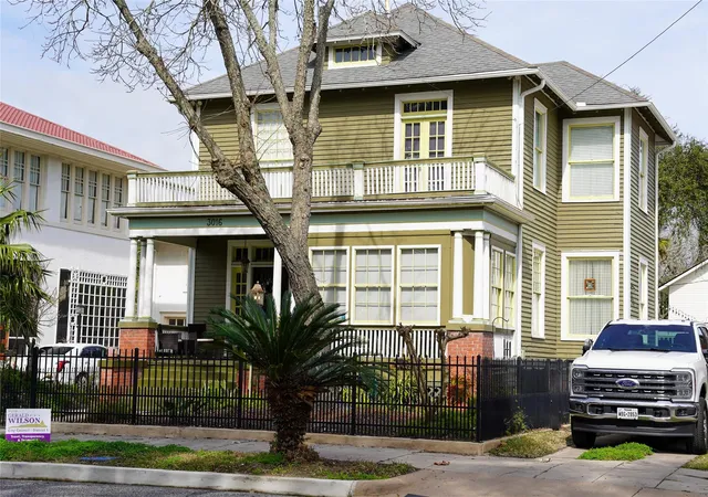 Photo 3 of Single family home for sale at 3016 Avenue O, Galveston, TX 77550 | MLS# 83368741 | Listing updated on 2026-04-11