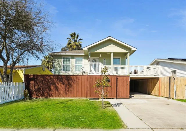 Photo 1 of Single family home for sale at 4712 Ave K, Galveston, TX 77551 | MLS# 76072940 | Listing updated on 2026-07-11