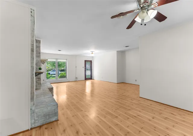 Photo 4 of Sale Pending at 1911 Manila Ln, Houston, TX 77043 | MLS# 20623501 | Listing updated on 2026-08-28