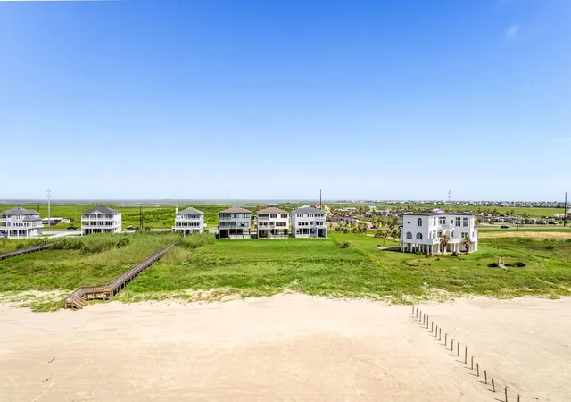 Photo 3 of Single family home for sale at 17207 Termini San Luis Pass Rd, Galveston, TX 77554 | MLS# 75461087 | Listing updated on 2026-09-19
