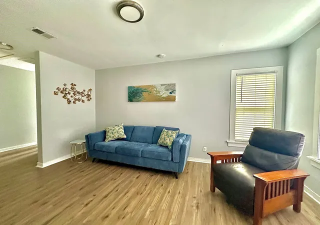 3rd image of 721 Lenox St, Houston, TX 77023 | MLS# 25207956