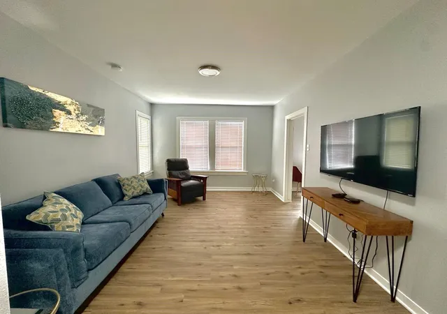 4th image of 721 Lenox St, Houston, TX 77023 | MLS# 25207956
