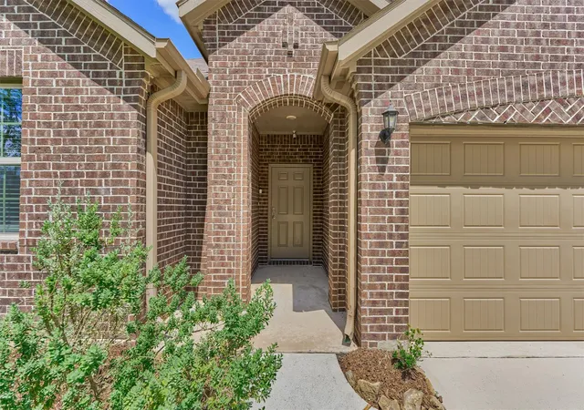 Photo 2 of Sale Pending at 14114 Silver Fls Ct, Conroe, TX 77384 | MLS# 80149227 | Listing updated on 2026-09-06