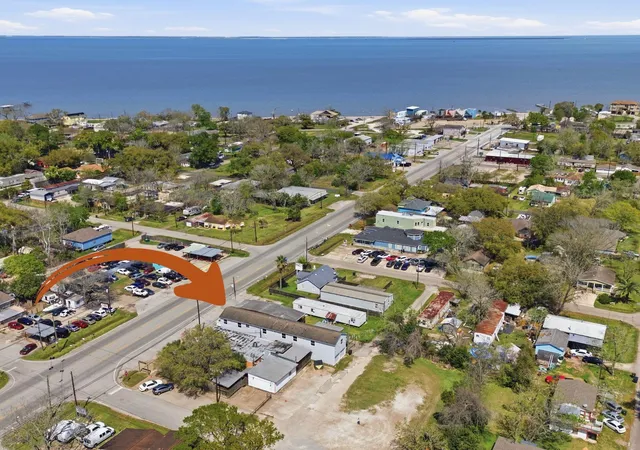 3rd image of 313 Grand Ave, Bacliff, TX 77518 | MLS# 82143537