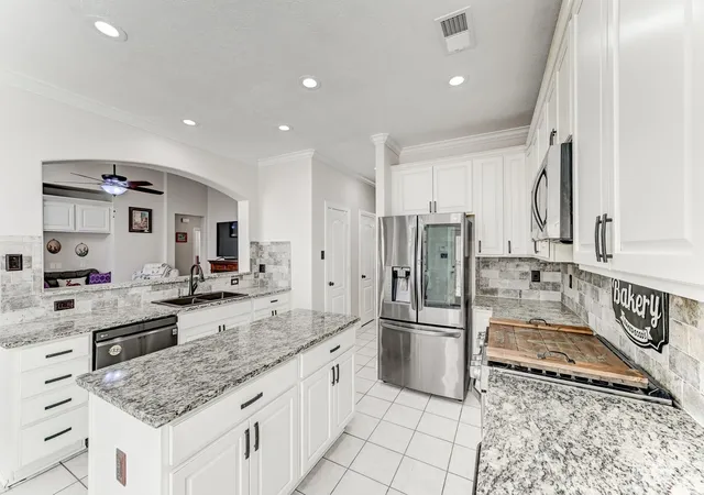 Photo 3 of Single family home for sale at 19227 Hikers Trl Dr, Humble, TX 77346 | MLS# 18367734 | Listing updated on 2026-09-19