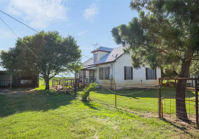 Homes for sale in Paige, TX | 1546 County Road 203, Paige, TX 78659 | MLS# 51232001