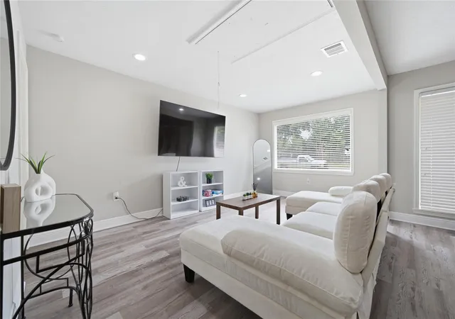 Photo 4 of Single family home for sale at 8826 Delilah St, Houston, TX 77033 | MLS# 85902343 | Listing updated on 2026-08-30