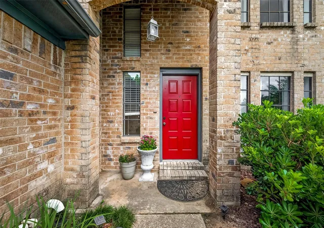Photo 2 of Single family home for sale at 13739 Kensington Pl, Houston, TX 77034 | MLS# 22803659 | Listing updated on 2026-09-21