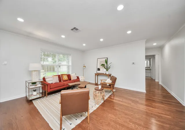 Photo 1 of Single family home for sale at 9606 Rockhurst Dr, Houston, TX 77080 | MLS# 40102678 | Listing updated on 2026-09-12