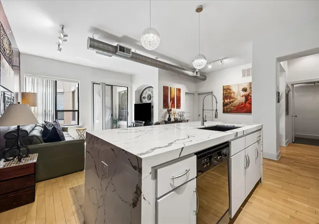 3rd image of 1901 Post Oak Blvd #3216, Houston, TX 77056 | MLS# 45145493