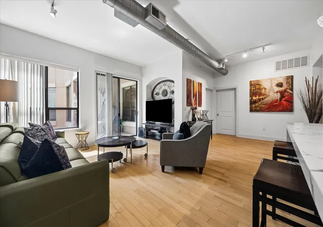 4th image of 1901 Post Oak Blvd #3216, Houston, TX 77056 | MLS# 45145493