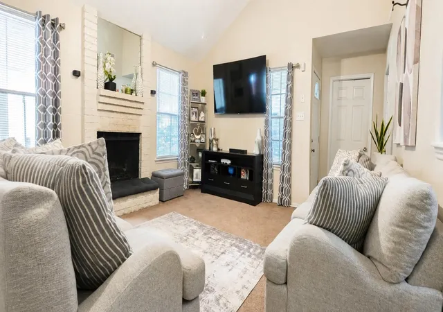 Photo 3 of Single family home for sale at 11655 Gullwood Dr, Houston, TX 77089 | MLS# 35025620 | Listing updated on 2026-09-19