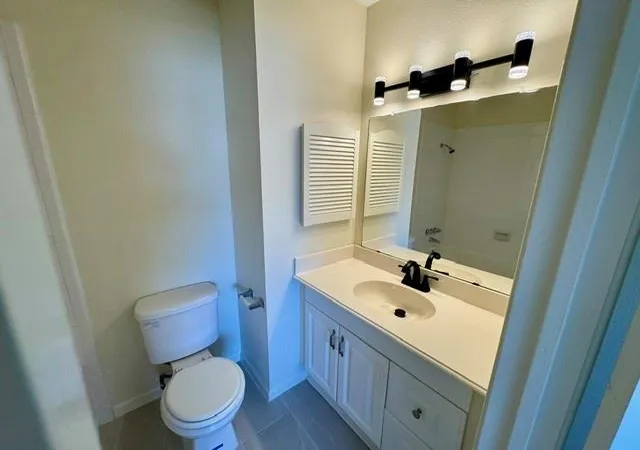 Photo 3 of Townhouse for sale at 9102 Imogene St #B, Houston, TX 77036 | MLS# 10534704 | Listing updated on 2026-10-12