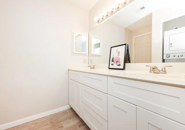 32nd image of 10051 Westpark Dr #207, Houston, TX 77042 | MLS# 66333971